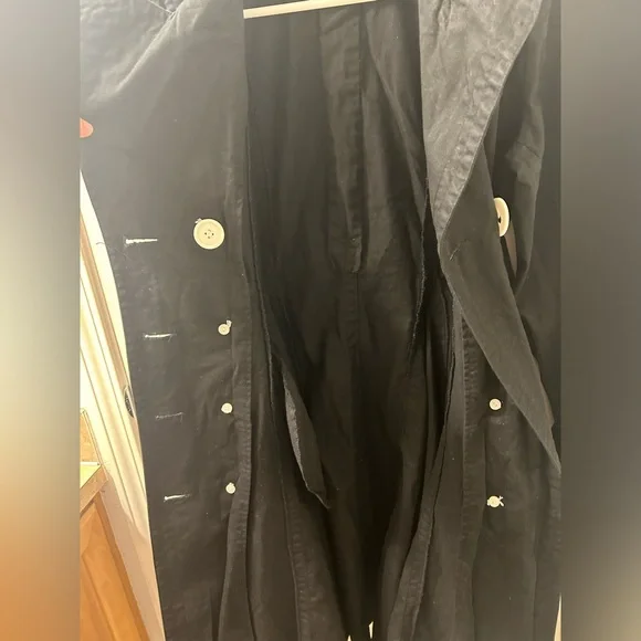 Black trench coat with large white buttons - Picture 6 of 9